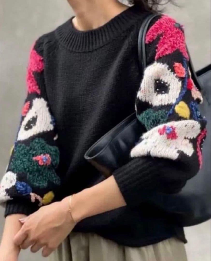 美品 ビアズリー BEARDSLEY 花ジャガードニット 黒 花刺繍 - メルカリ