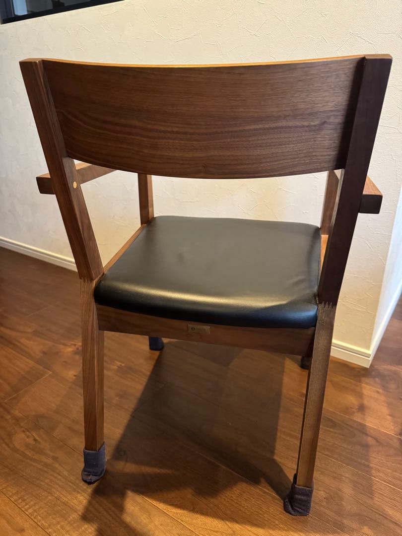 美品】SOLIDロングアームチェア SDC01 本革ウォールナット天然 - メルカリ