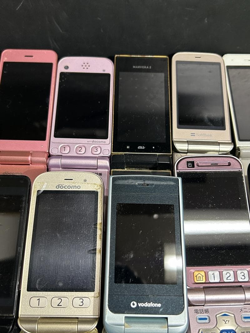 大量 携帯電話 ガラケー docomo/au 他 19台 ジャンク 部品取り - メルカリ