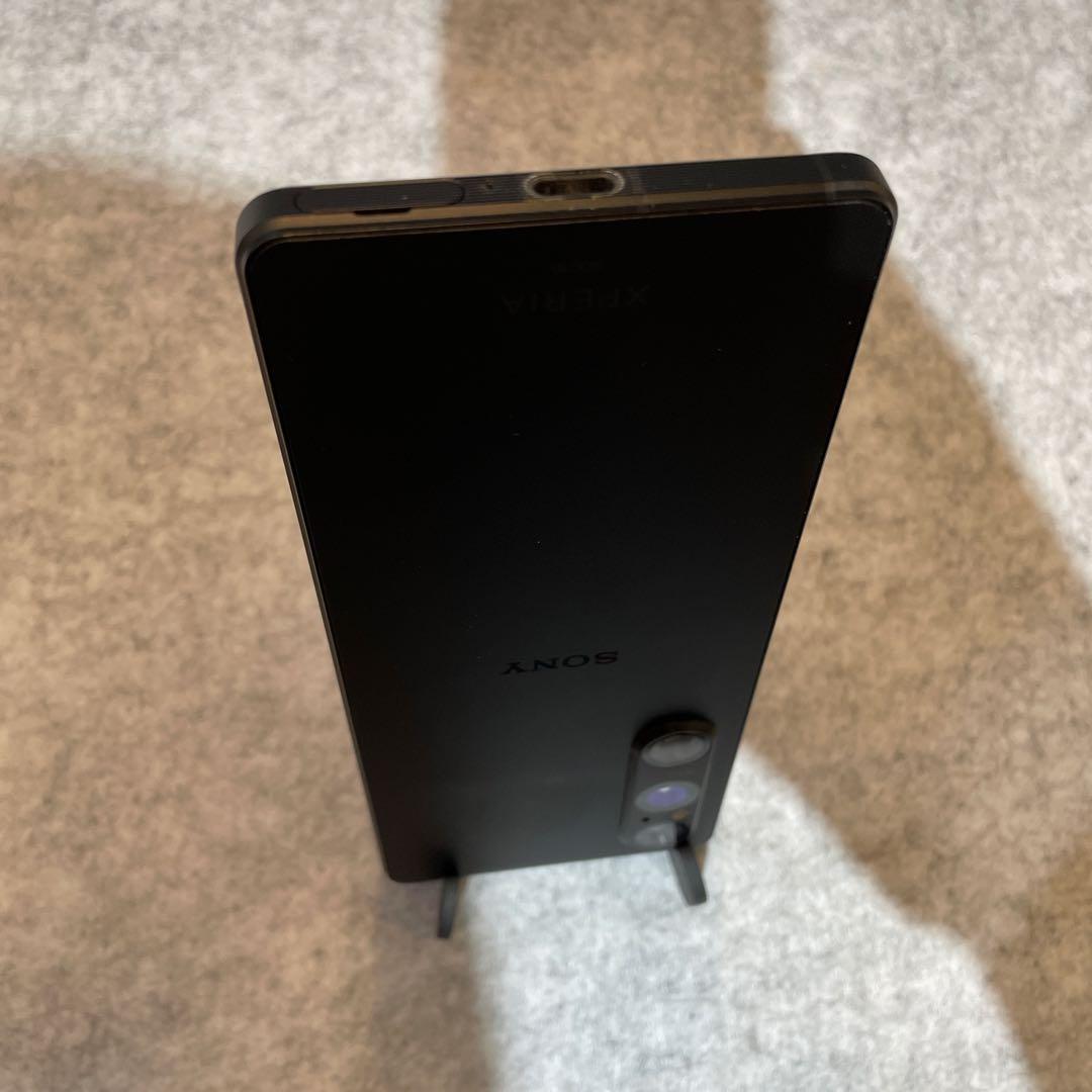 P001 au SIMフリー Xperia 1 V SOG10 - メルカリ