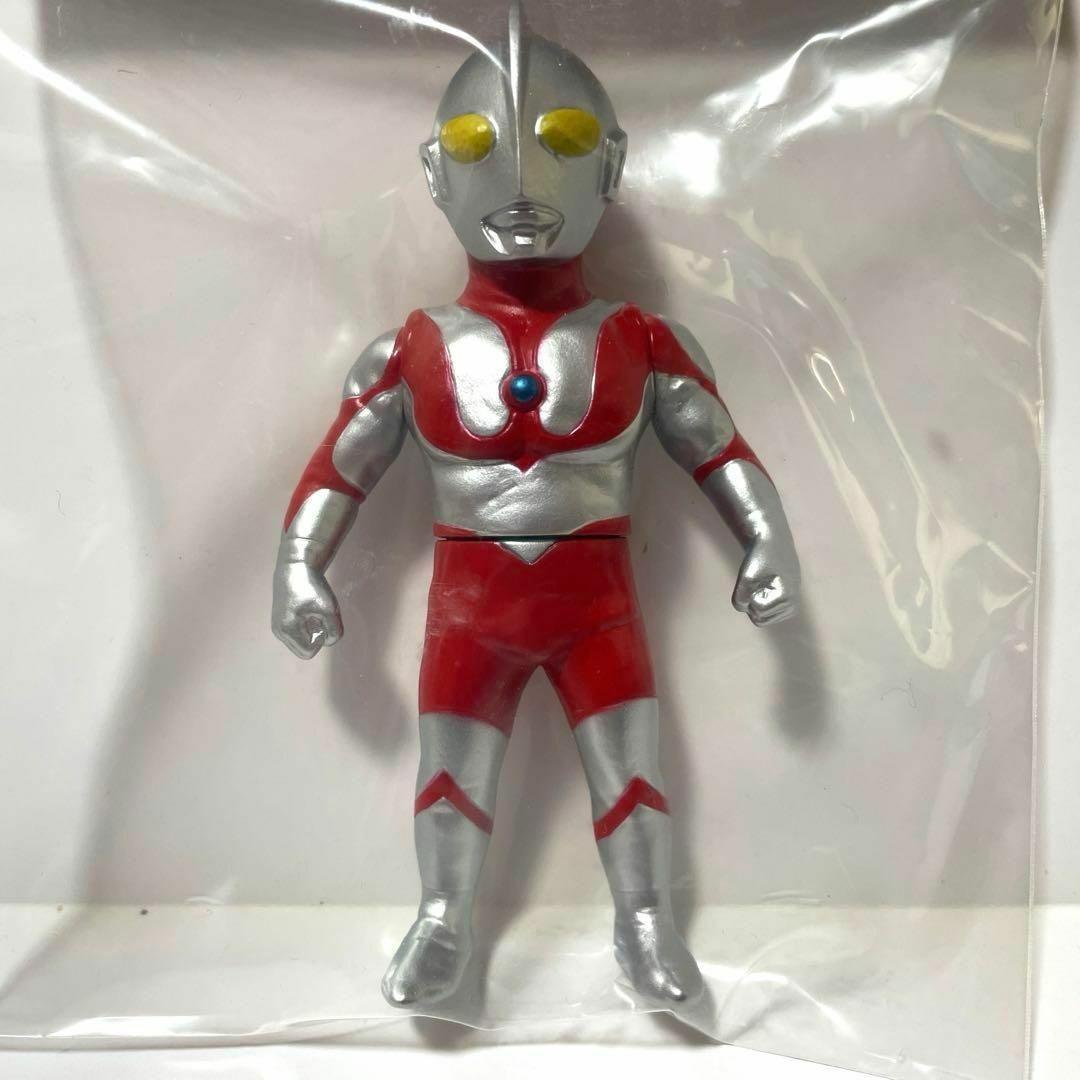 新品未開封　ウルトラマン　ミニソフビ怪獣倉庫シリーズ　One up. 限定カラー