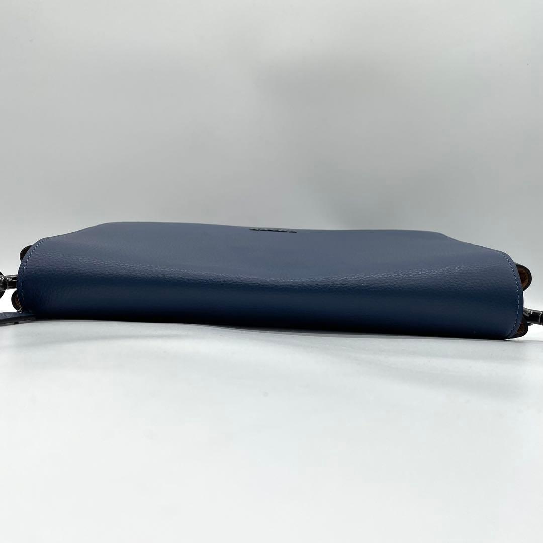 未使用級】コーチ ケイレブ メッセンジャーバッグ ガンメタ レザー 青