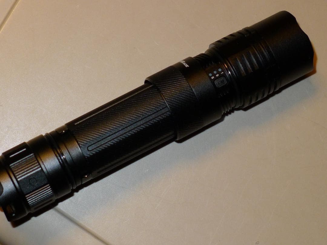 Fenix PD36R ACE 3000ルーメン SFT70 Gen2搭載 - メルカリ