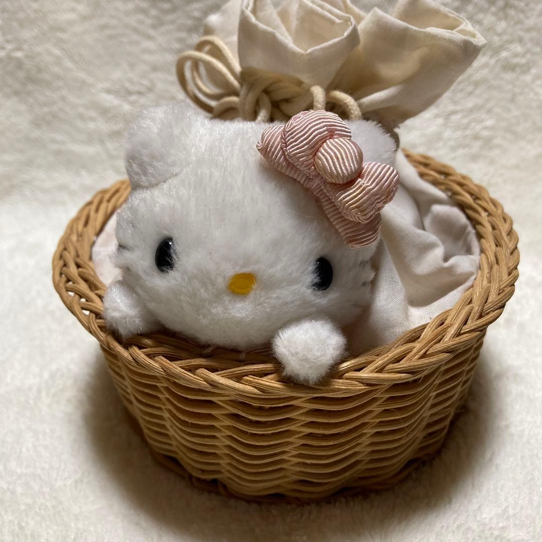 サンリオ　ハローキティ　vivitix マスコット付き　巾着　小物入れ　カゴ