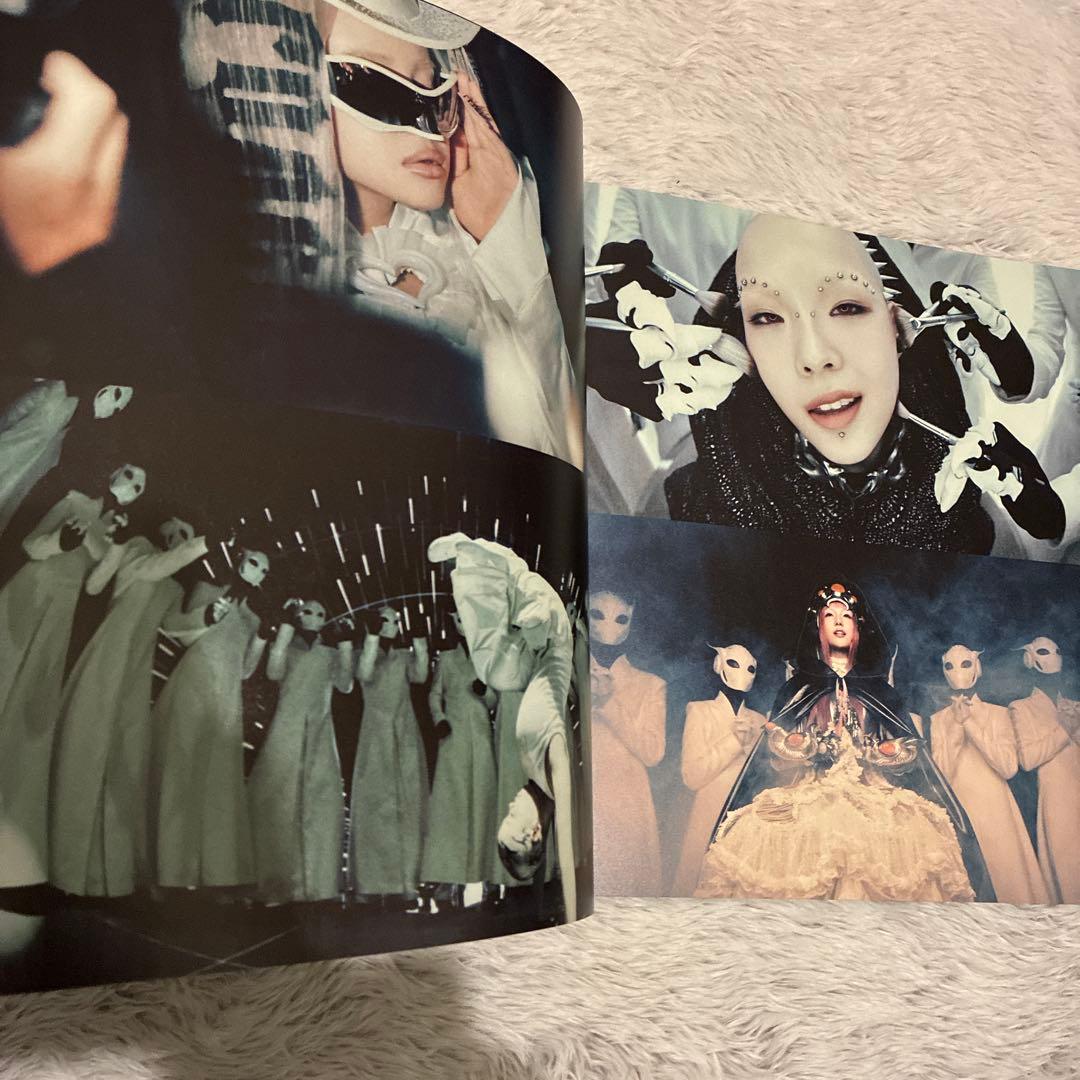 XG グッズ4点セット THE CORE ダウンジャケットPhotobook - メルカリ