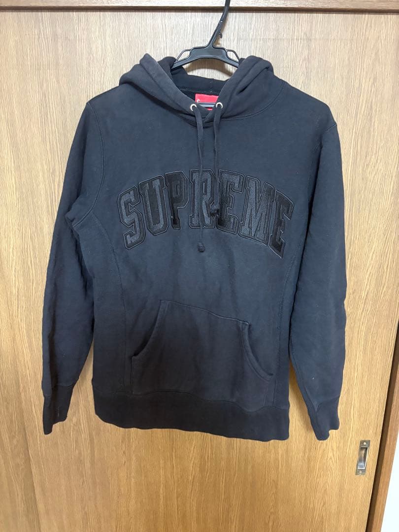 シュプリーム黒パーカー シュプリーム Supreme パーカー フーディー ブラック メンズ