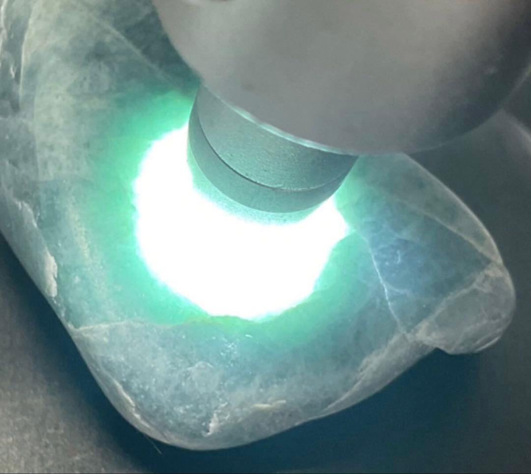 濃い水色 糸魚川翡翠66g ヒスイ ひすい