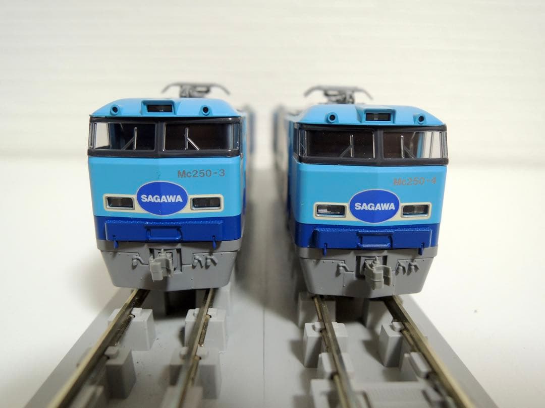 KATO JR貨物 M250系 スーパーレールカーゴ U50Aコンテナ16両