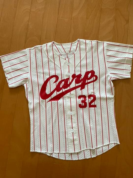 広島カープ◇梵英心 32番ユニフォーム◇3選手サイン入り - メルカリ
