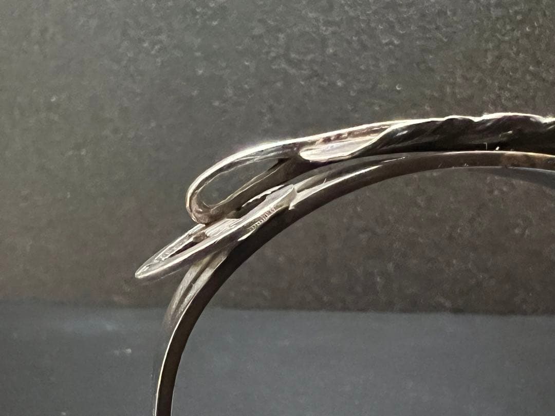 ゴローズ goro's K18メタル特大フェザーブレスOLDバングル - メルカリ