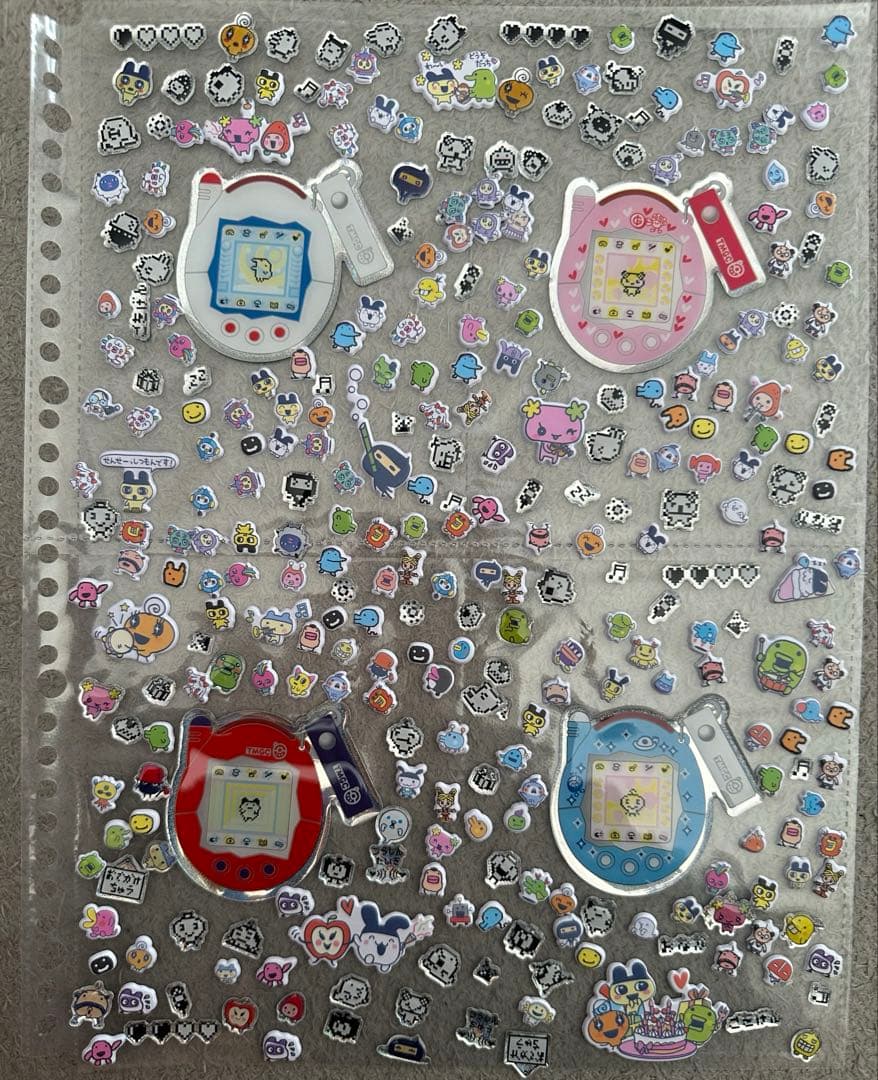 【完成品】シール帳　サンリオ　ラブブ　たまごっち　　その他もたくさんあります！