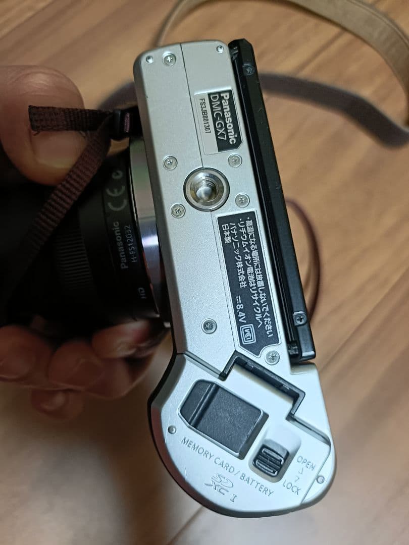 美品 Panasonic LUMIX DMC-GX7 シルバー+12-32mm付 - メルカリ