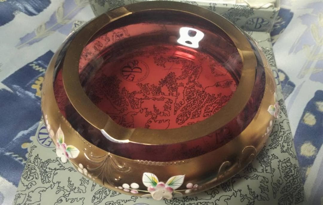 新品 ルビー 灰皿 ガラス工房 EXBOR 1980s 立体盛装飾 ボヘミアン