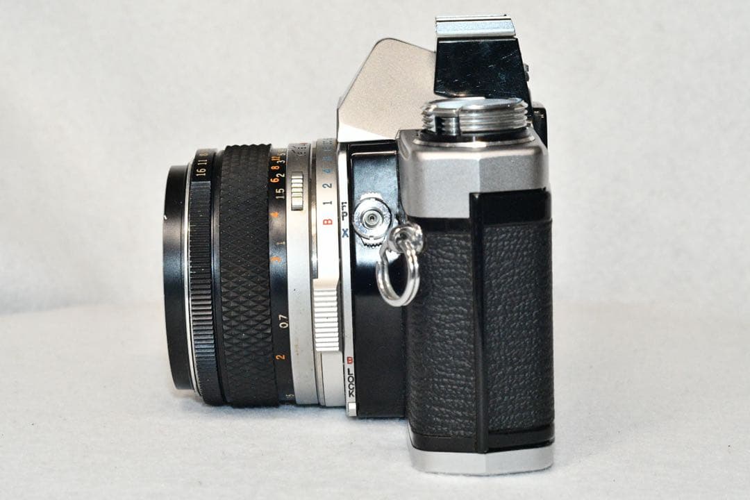 《動作品》OLYMPUS OM-2n+標準レンズ付フィルムカメラ a427