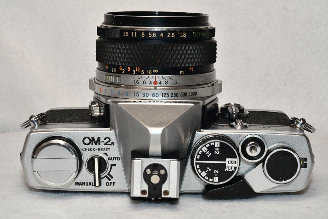 《動作品》OLYMPUS OM-2n+標準レンズ付フィルムカメラ a427