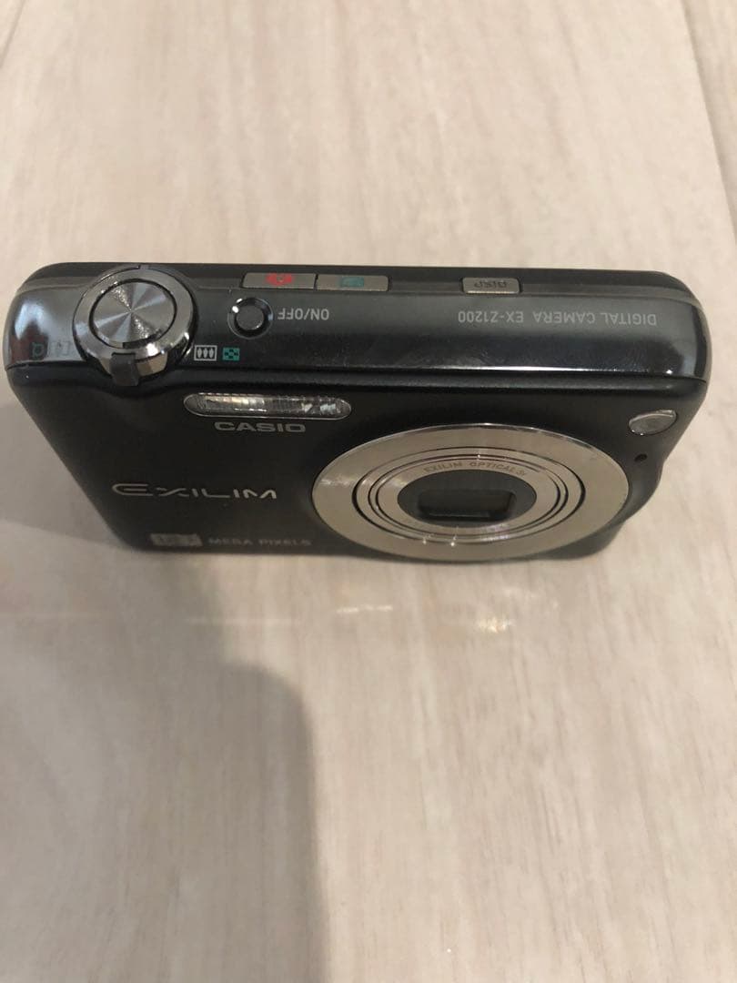 CASIO EXILIM 12.1メガピクセル コンパクトデジタルカメラ - メルカリ