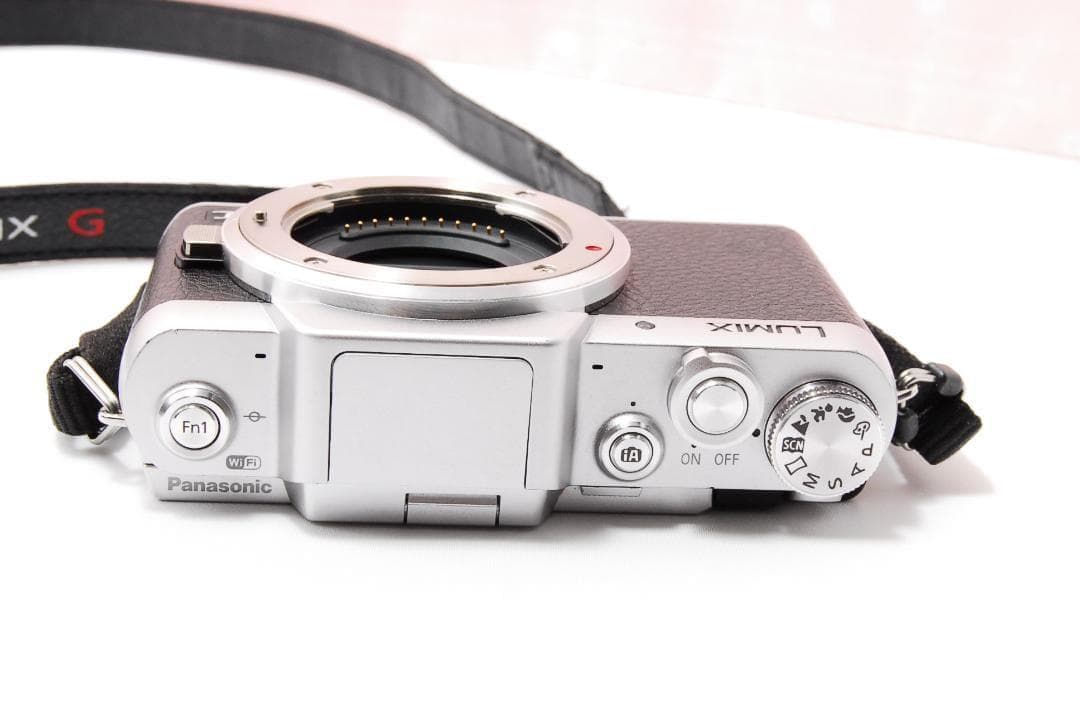 〓ミラーレス〓パナソニック LUMIX GF7 スマホ転送・自撮り可♪ - メルカリ