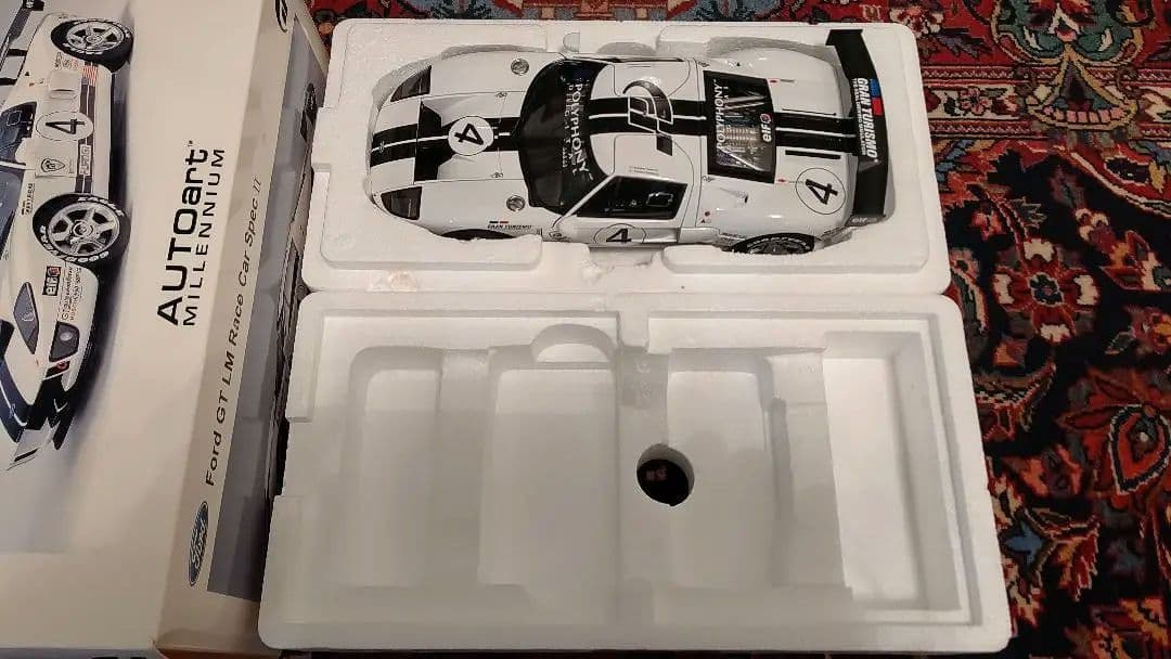 オートアート 1/18スケール フォードGT LMレースカー スペックII