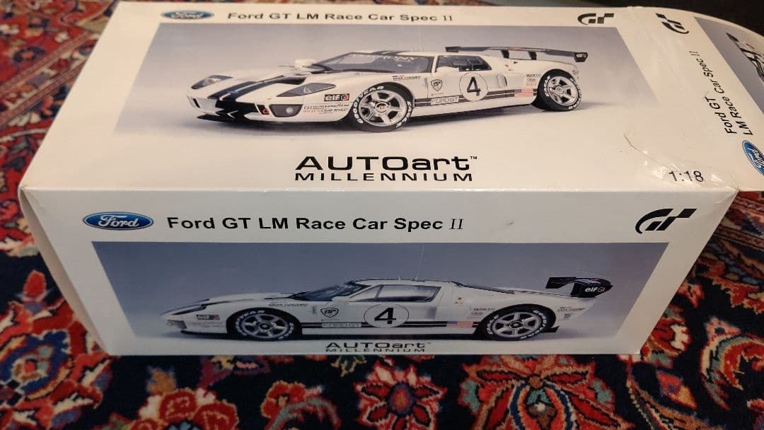 オートアート 1/18スケール フォードGT LMレースカー スペックII