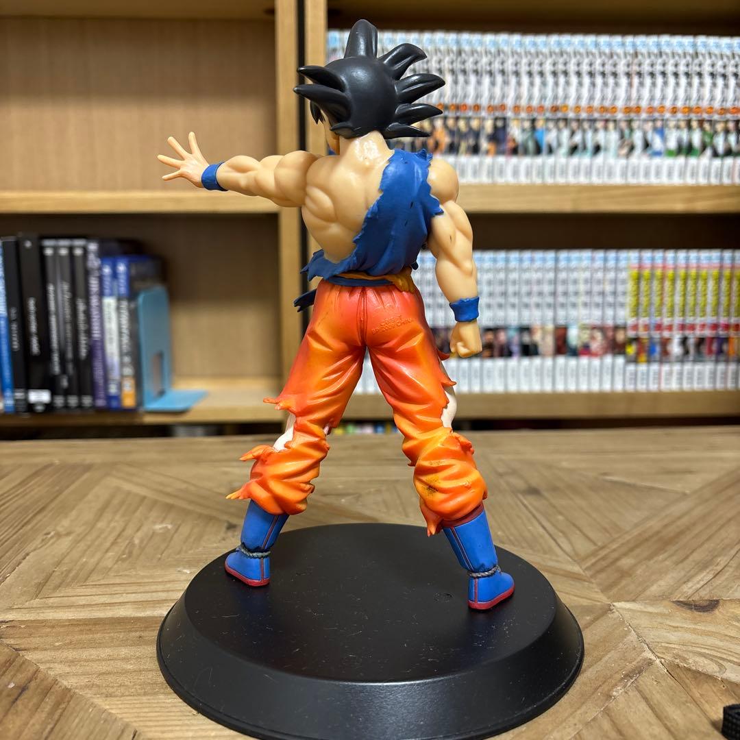 孫悟空 フィギュア 戦闘ポーズ