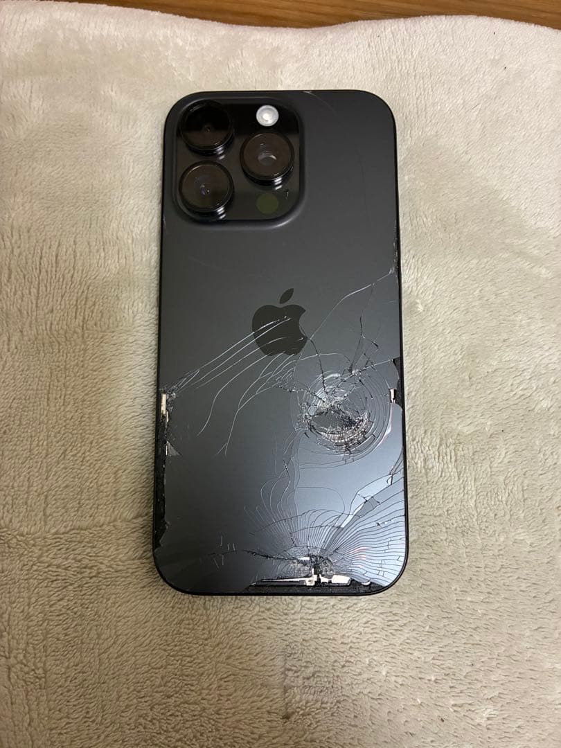 ジャンク品　iphohe16 pro ブラックチタニウム 128GB iPhone 新品。未開封 16 Pro 128GB MYMV3J/A ブラックチタニウム