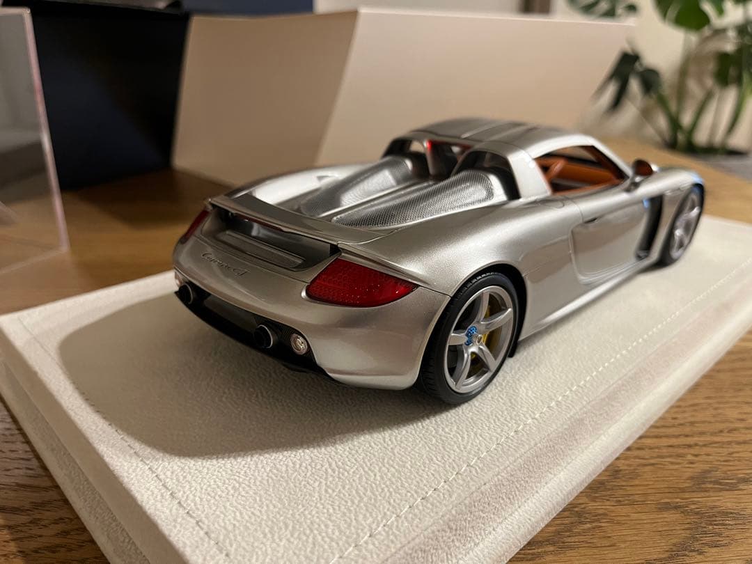 Make Up 1/18 Porsche Carrera GTシルバー