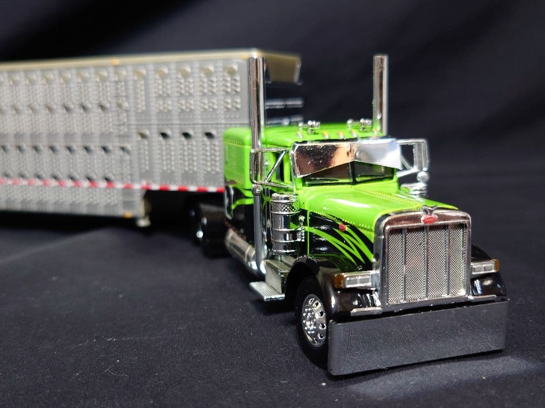 DCP1/64ミニカー Peterbilt379アメリカトラック野郎 - メルカリ