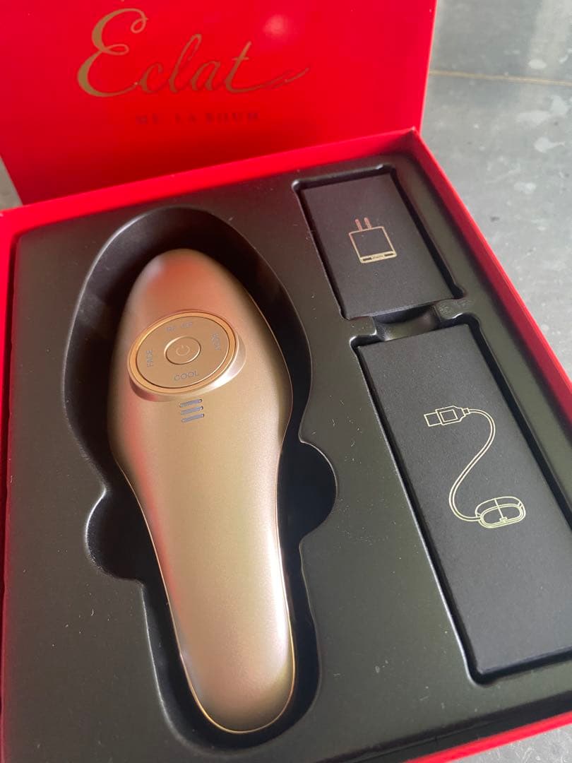 Eclat EC-02 美顔器 ゴールド éclat BEAUTEⅡ | RE L'ABEAUTE（リアボーテ）