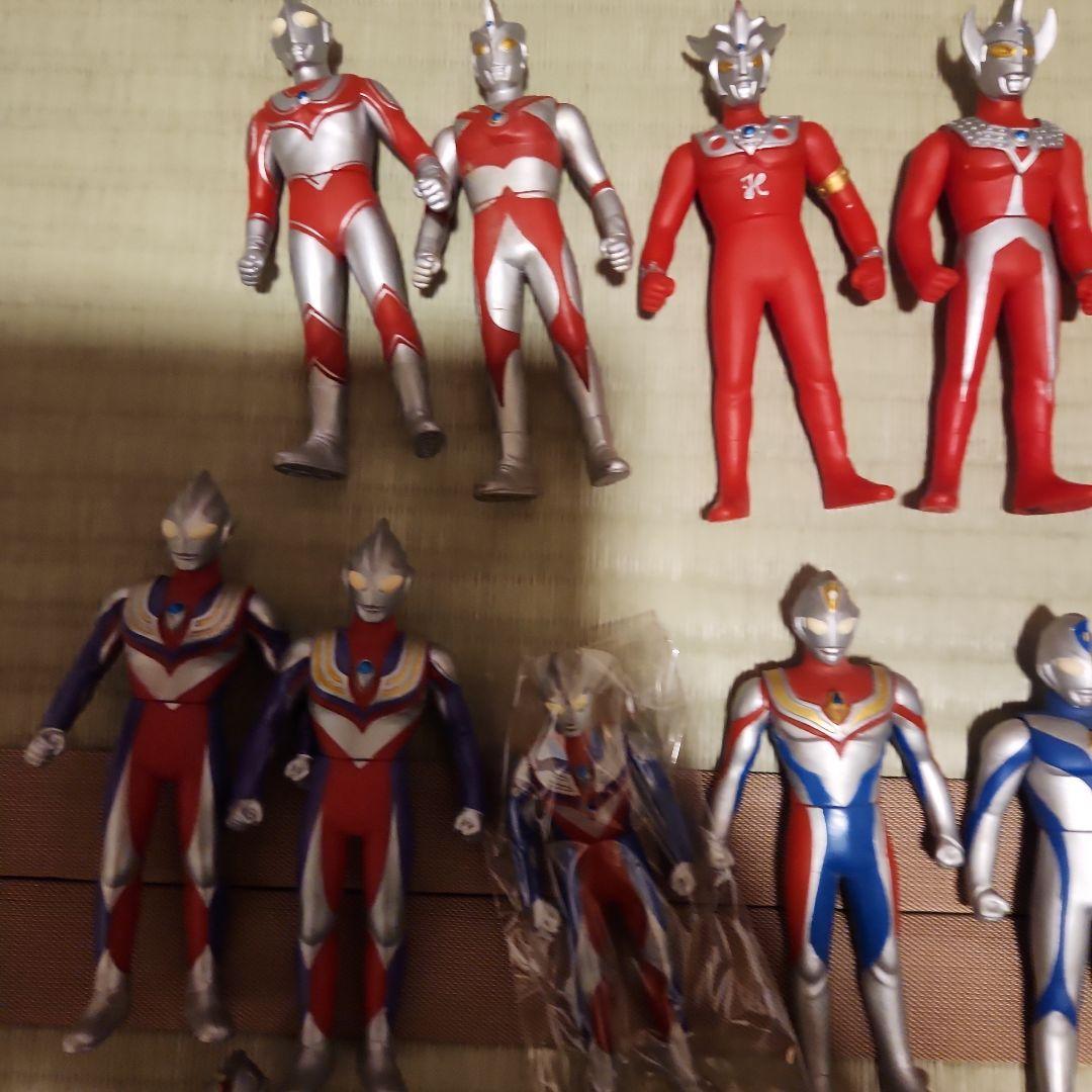 ウルトラマンフィギュア 30体セット　戦闘機付き