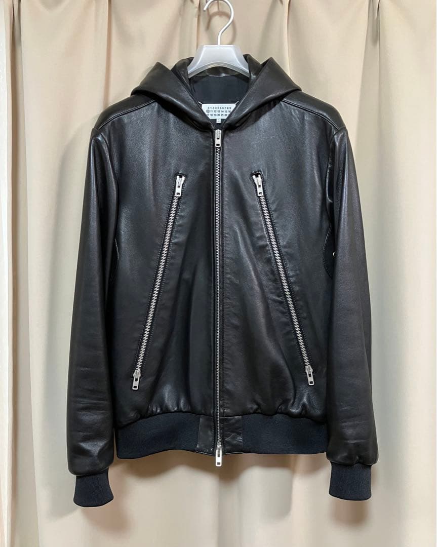 メゾンマルジェラ 八の字ジップ フード付きレザージャケット