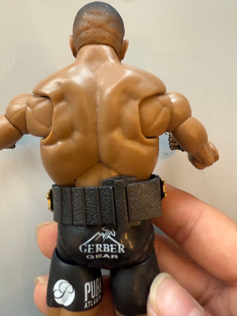 UFC チャンピオンフィギュア 約15cm - メルカリ