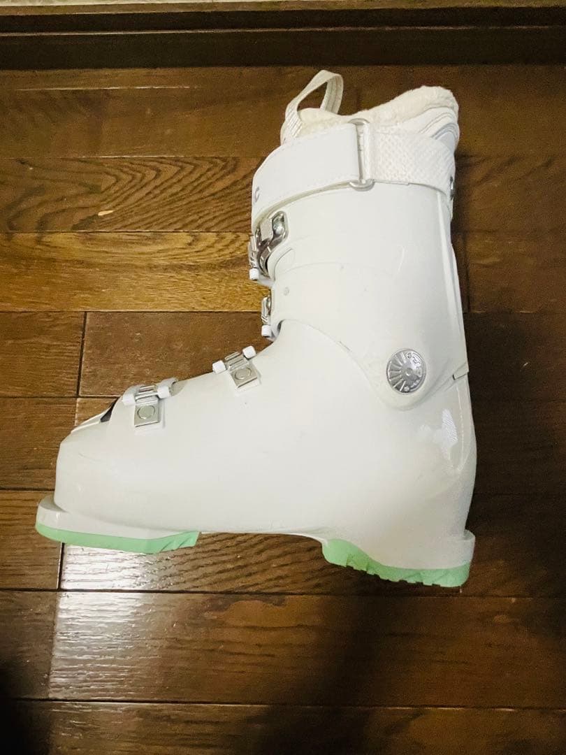 アトミック　女性用ブーツ　白　24−24.5cm