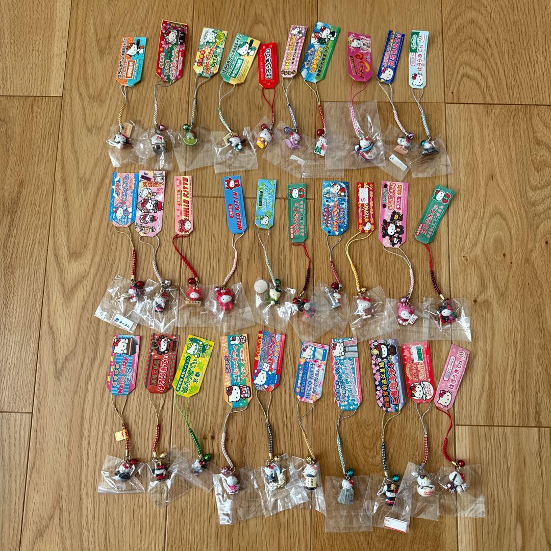 ハローキティ　ご当地キティ　ストラップ　557個おまとめ セット売り　根付け