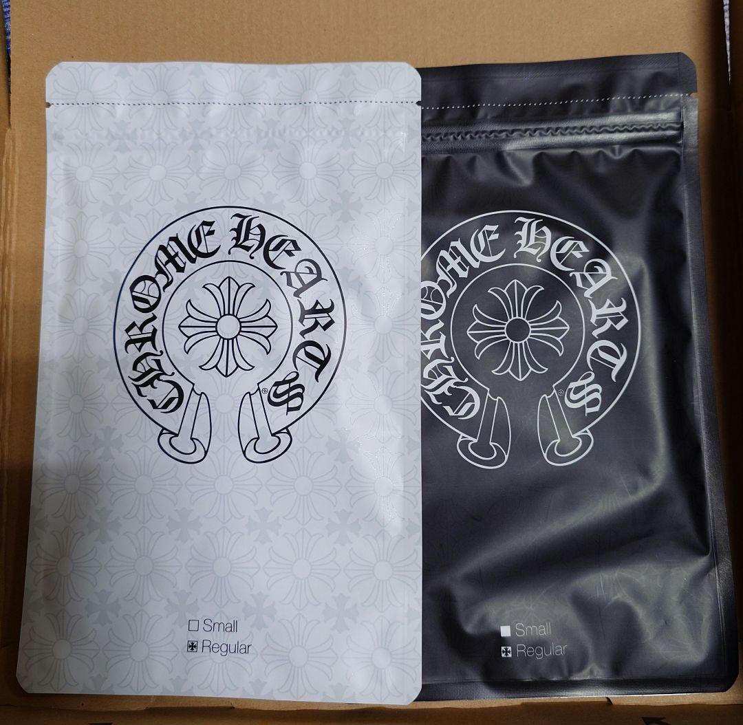 正規品 未使用　クロムハーツ マスク 黒、白 レギュラー2枚セット 完売レア】Chrome Hearts Motif Facemask マスク (CHROME HEARTS