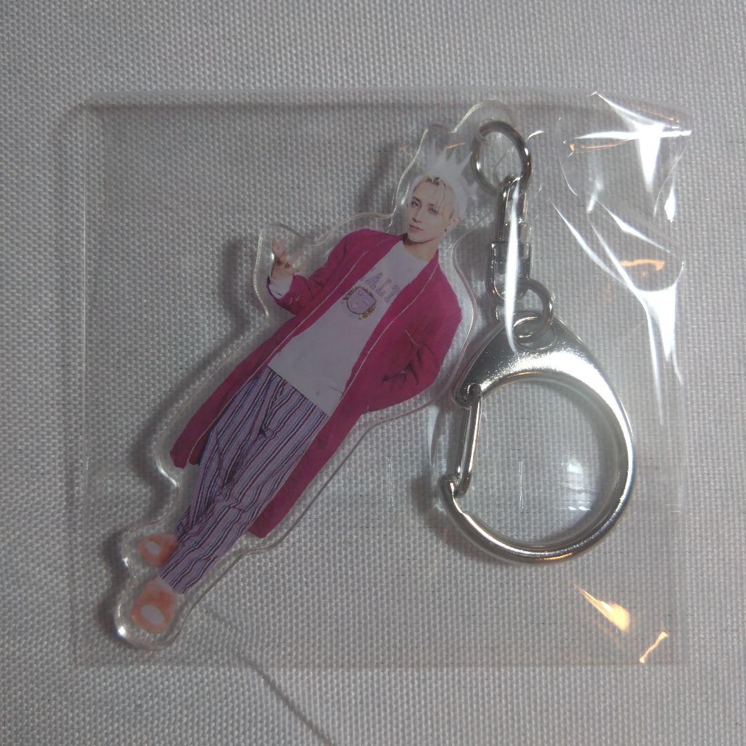 ONE N' ONLY ランダムアクリルキーホルダー(HAYATO) - メルカリ