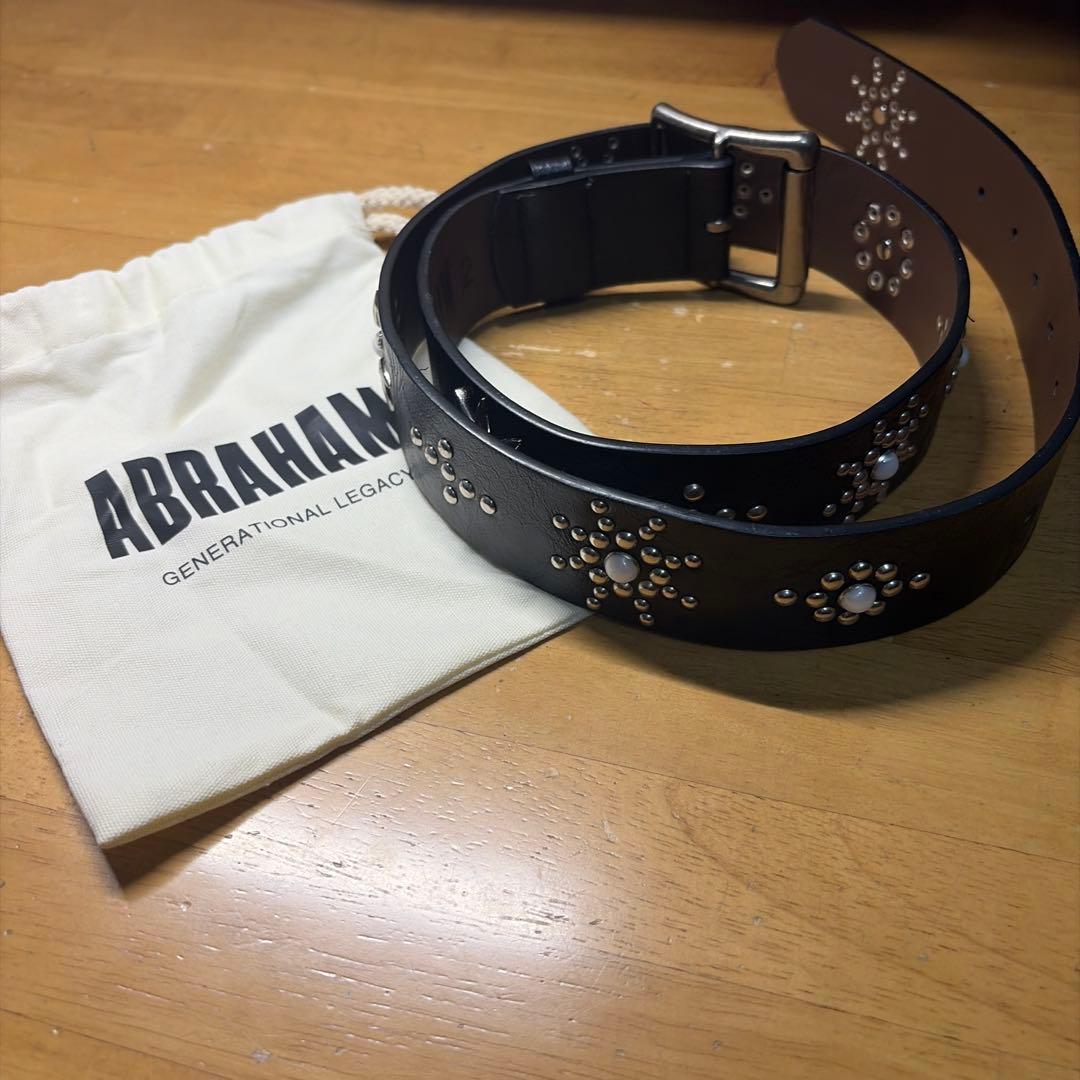 ABRAHAMブラックスタッズベルト - メルカリ