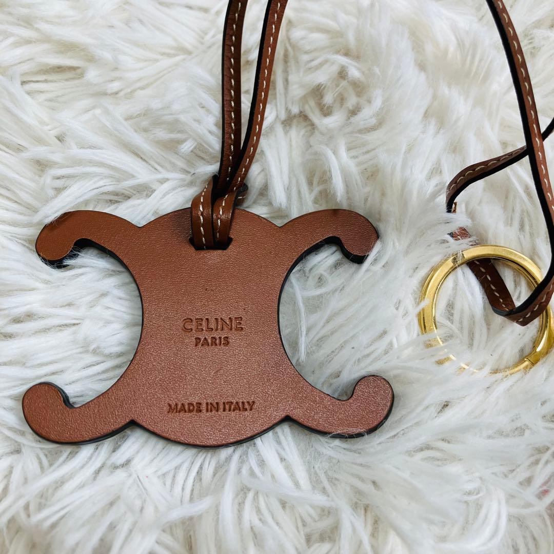 美品】セリーヌ トリオンフ キーリング チャーム レザー タン 茶 箱