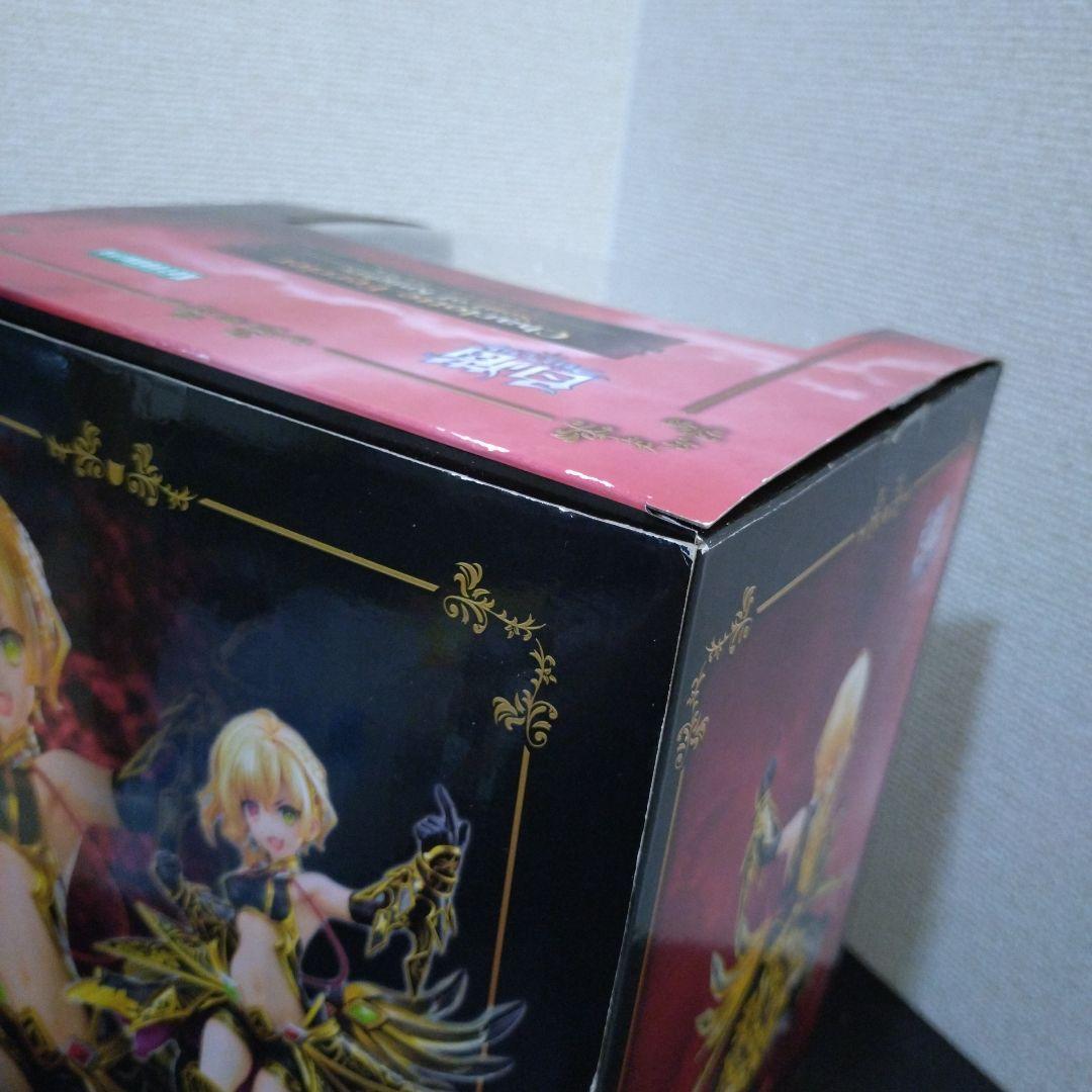 白猫　シャルロット　フィギュア