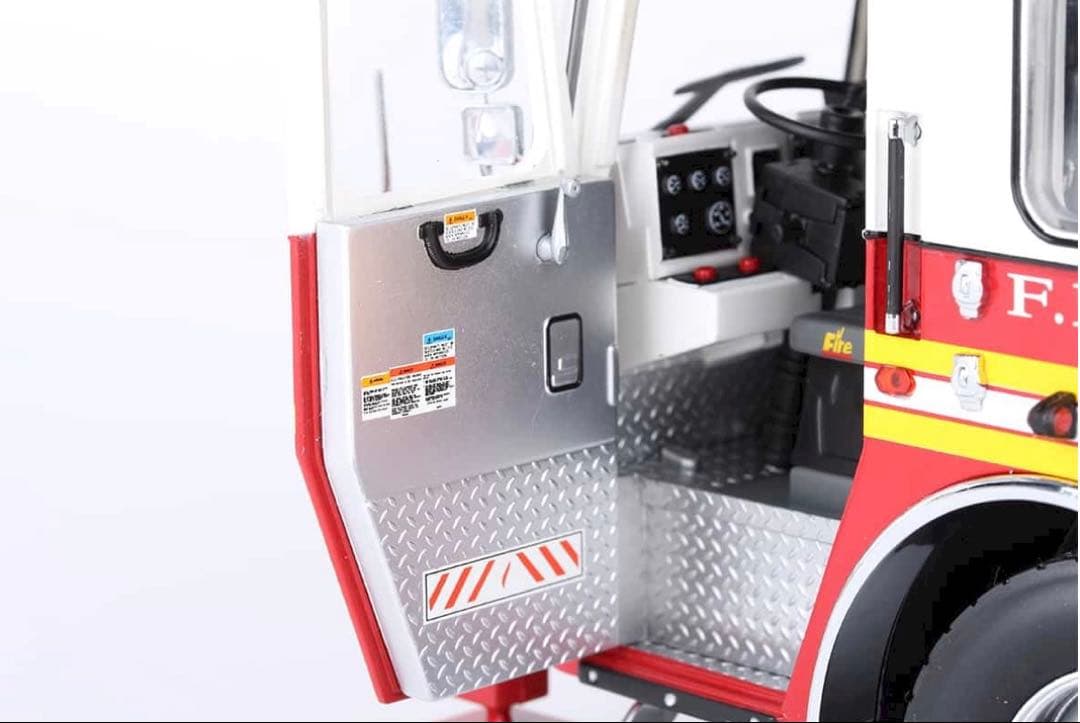 【完成品】1/24 FDNY FIRE TRUCK タワーラダー9