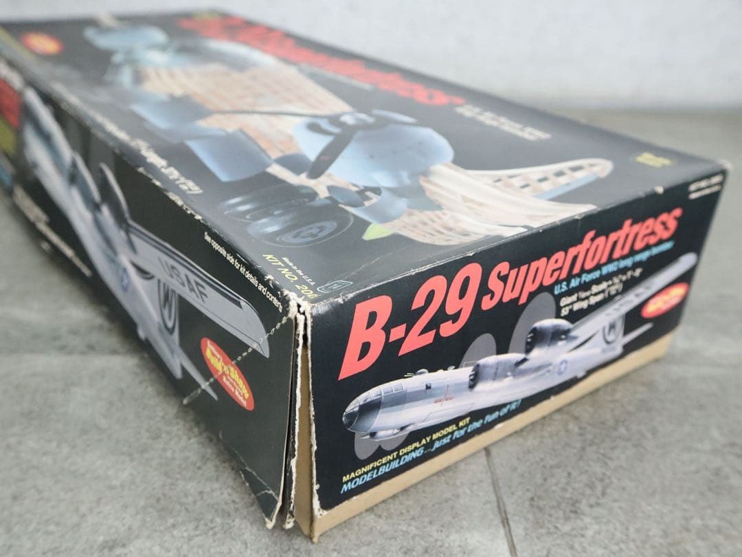 Guillow´s B-29 プラモデル