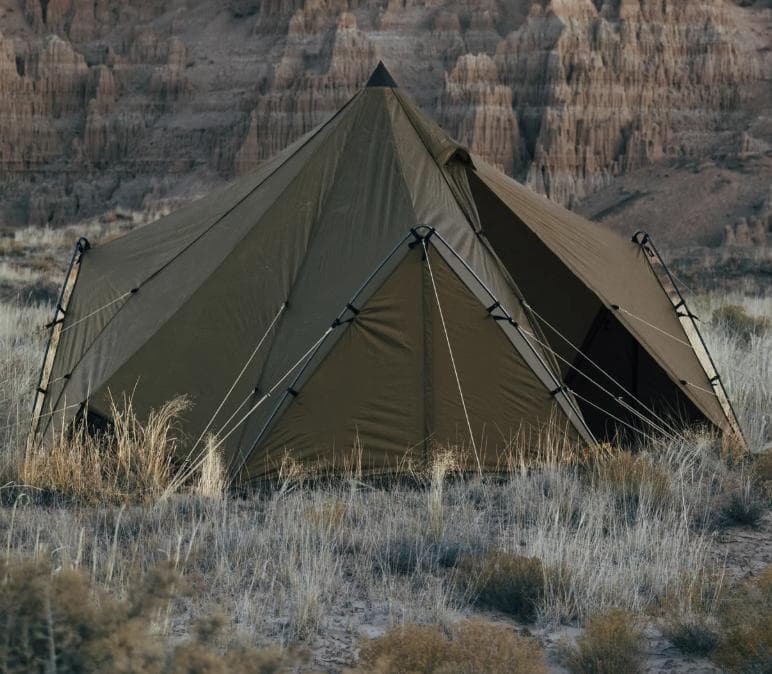 未使用品 ZANE ARTS ゼインアーツ ゼクーM タグ付き ZEKU-M ワンポールテントの弱点を克服した「ZEKU-M（ゼクーM）」を設営して