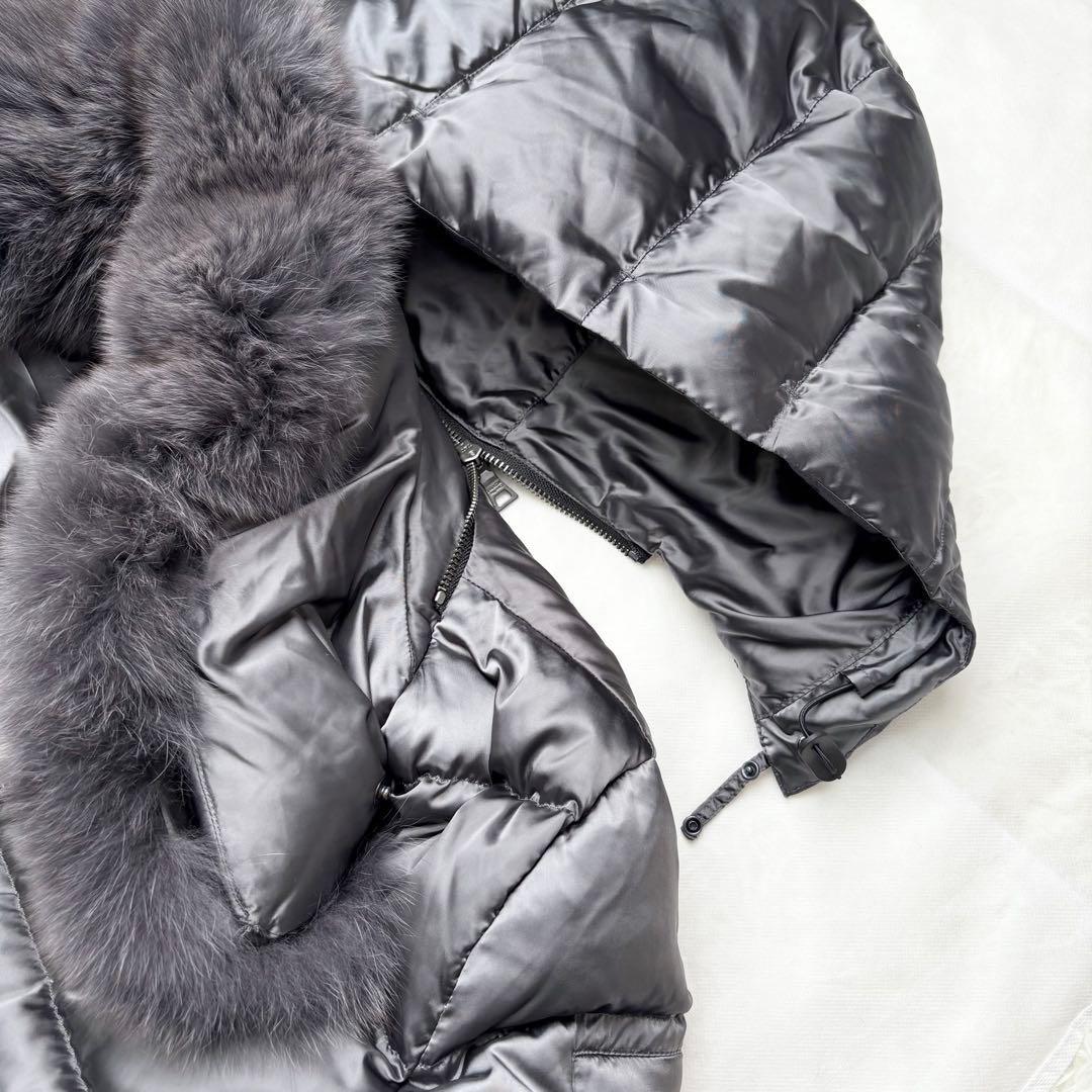 プラダ 2way ロングダウン フード ファー ベルト トライアングルロゴ