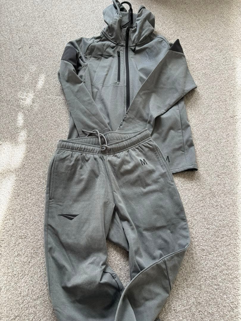 湘南ベルマーレ　選手用移動ウェア pc-top_2526bellmare-02.png?v=