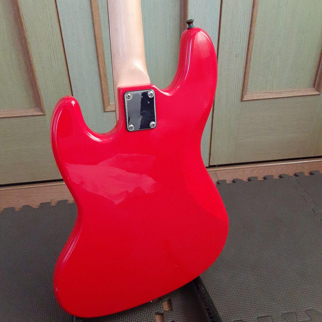 レジェンド ベースギター 渋いレッド色