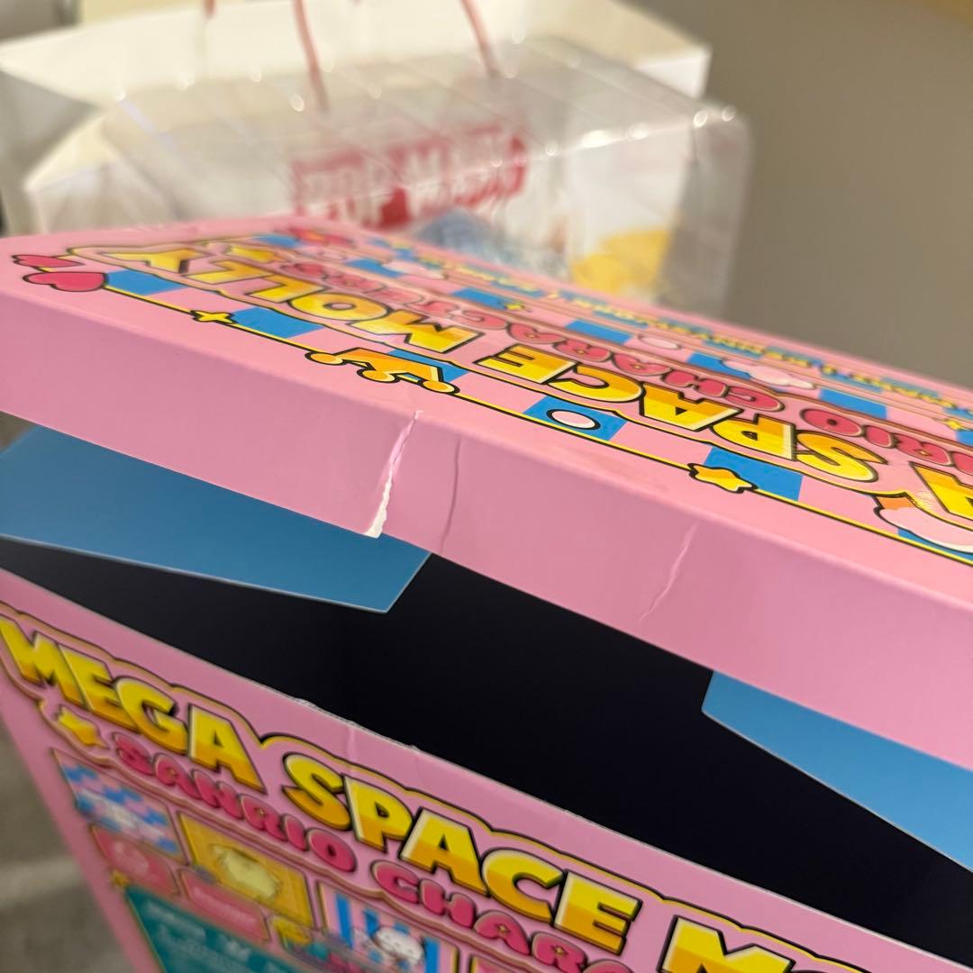 で*ん様 MEGA SPACE MOLLY 400% サンリオ ハンギョドン　シ