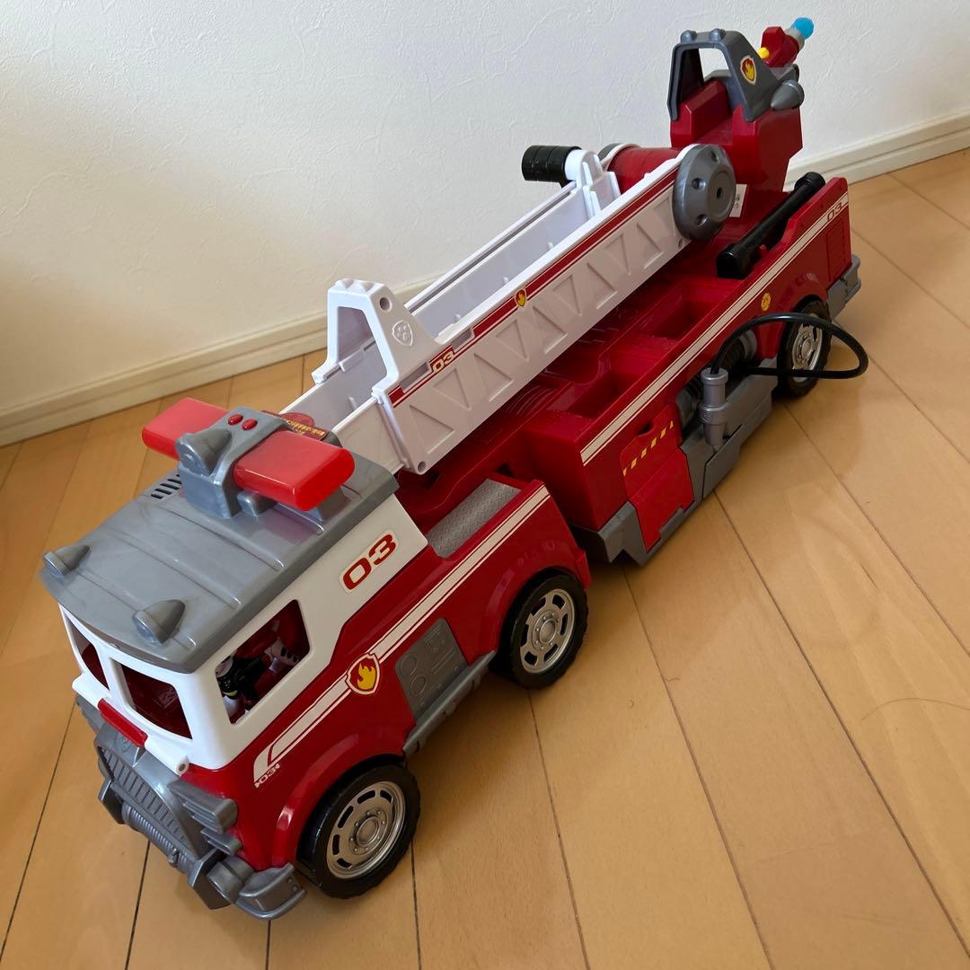 パウ・パトロール おもちゃトラック クレーン付き