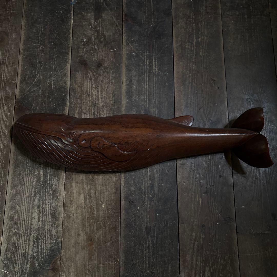 木彫り　鯨　壁掛けディスプレイ