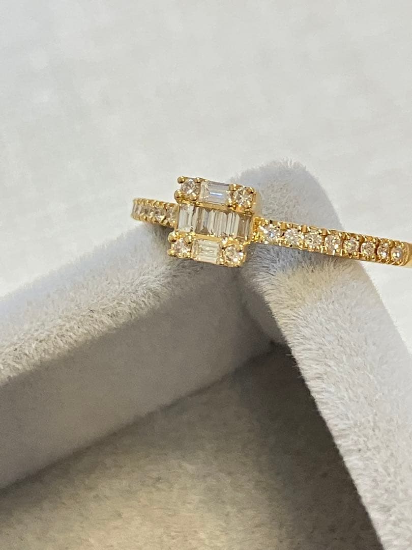 ベルシオラ　バケットカットダイヤモンド　リング　k18 0.24ct 13号