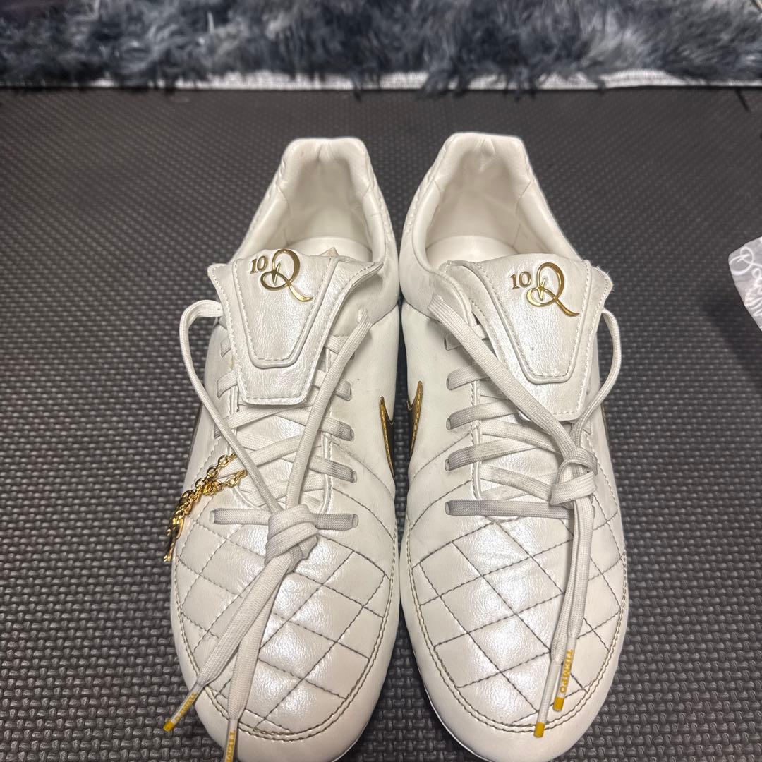 ナイキ ティエンポ ロナウジーニョモデル限定