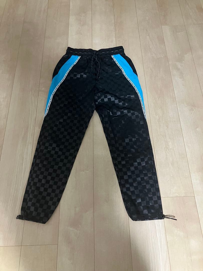 ZUMBA パンツ正規品お値下げ ZUMBA ズンバ 正規品 ウェア レディース パンツ カーゴパンツ 総柄